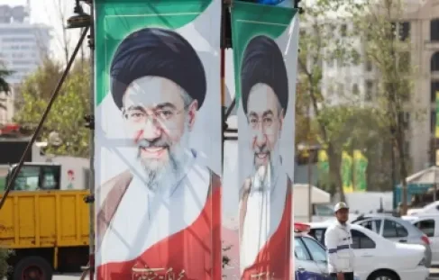 خامنئي يأمر الجيش الإيراني 