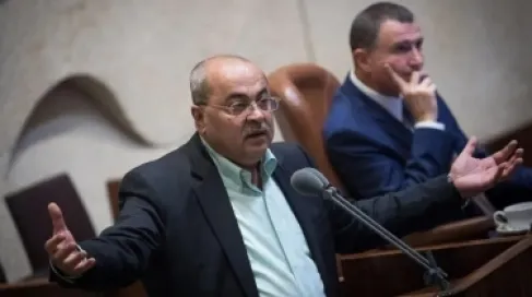 أحمد الطيبي: مستشار ياسر عرفات الذي أصبح أحد أبرز الوجوه الفلسطينية في الكنيست الإسرائيلي