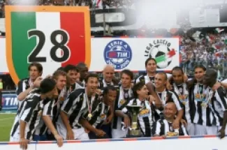 يوفنتوس توج بلقب الدوري الإيطالي في موسم 2005-2006 لكنه منح لإنتر