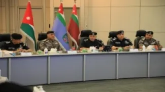 مدير الأمن العام اللواء عبيد الله المعايطة خلال زيارته قيادة قوّات الدرك
