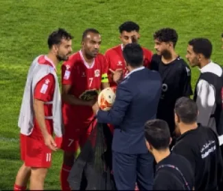 أحد المنظمين رفض السماح لياسين البخيت بالاحتفاظ بالكرة