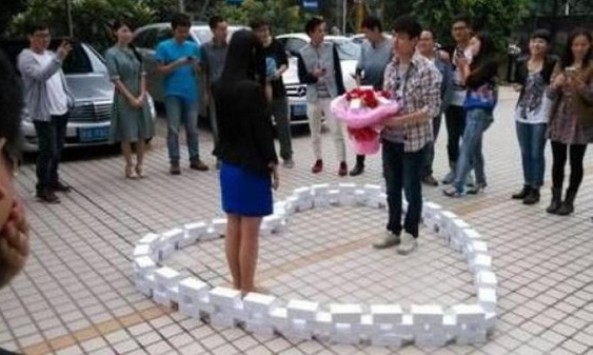 شاب يشتري 99 ( آيفون 6 ) مهراً لزواجه وعروسه ترفض