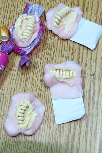 مخدرات داخل حلوى (التوفي) – صور