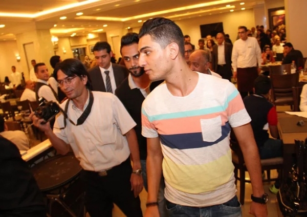 محمد عساف بضيافة مطعم زهر اللوز