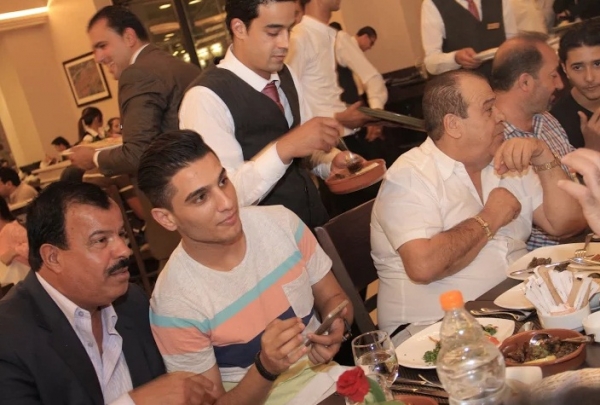 محمد عساف بضيافة مطعم زهر اللوز