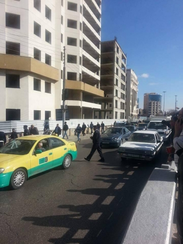 شاب يحاول الانتحار - صور