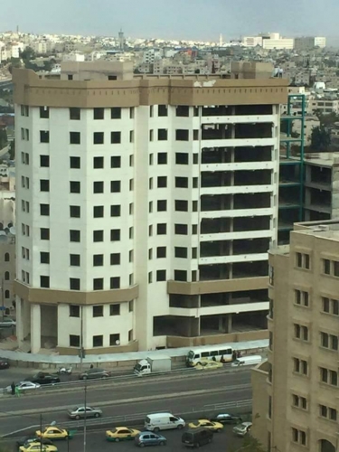 شاب يحاول الانتحار - صور