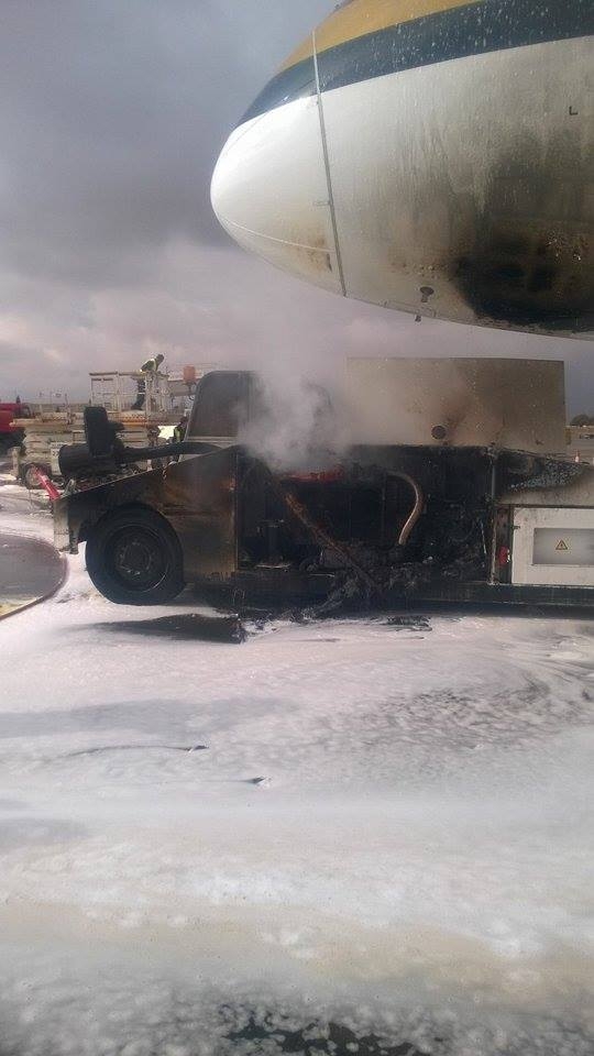 شاهدوا صور حريق آلية المطار