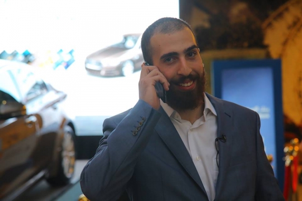 بنك الإسكان يجري سحبا على سيارة جاكوار 2016 - صور