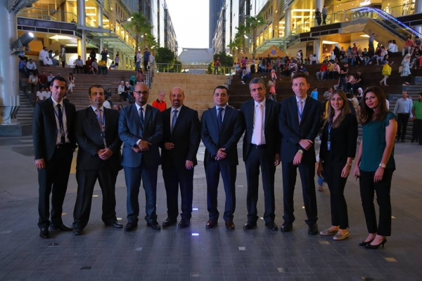 بنك الإسكان يجري سحبا على سيارة جاكوار 2016 - صور