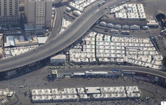 الحجاج يرمون الجمرات في ثاني أيام التشريق - صور