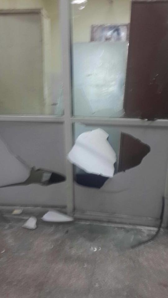 تحطيم طوارئ البشير بعد وفاة فتاة - صور