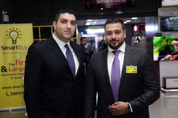 المدير التنفيذي لأمازون يزور معارض سمارت باي - صور