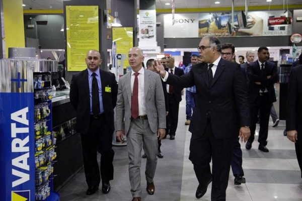 المدير التنفيذي لأمازون يزور معارض سمارت باي - صور