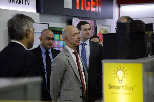 المدير التنفيذي لأمازون يزور معارض سمارت باي - صور