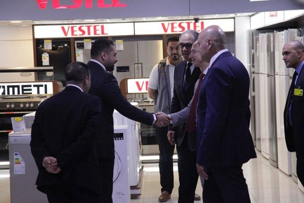 المدير التنفيذي لأمازون يزور معارض سمارت باي - صور