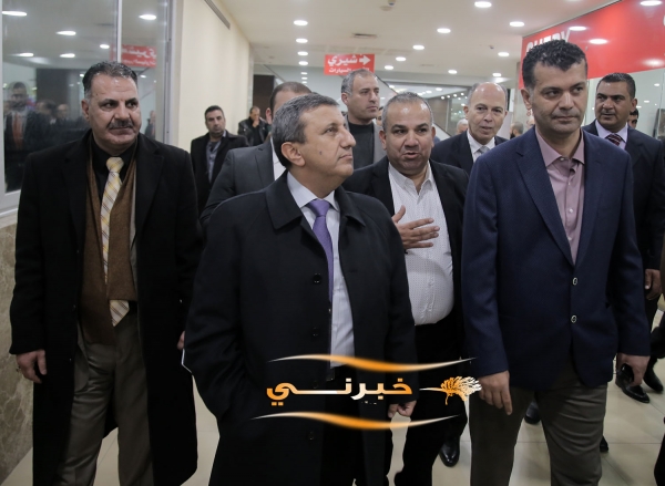 العين عيسى مراد يفتتح اكبر تجمع لمكاتب تأجير السيارات - صور