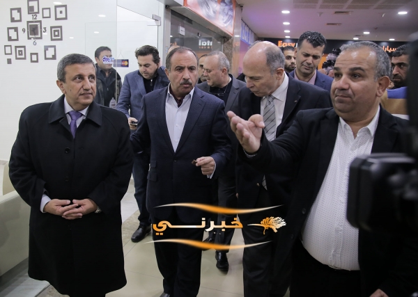 العين عيسى مراد يفتتح اكبر تجمع لمكاتب تأجير السيارات - صور