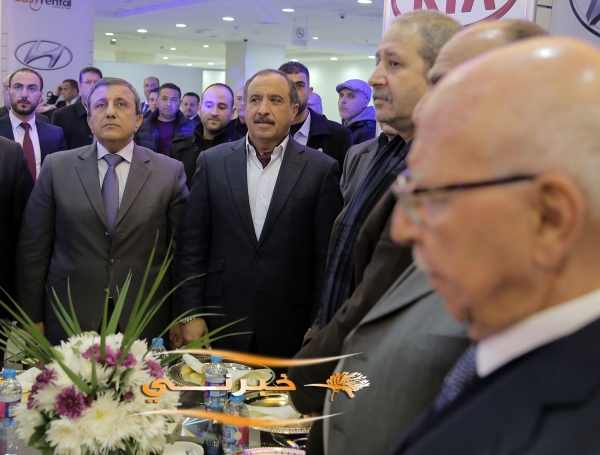 العين عيسى مراد يفتتح اكبر تجمع لمكاتب تأجير السيارات - صور