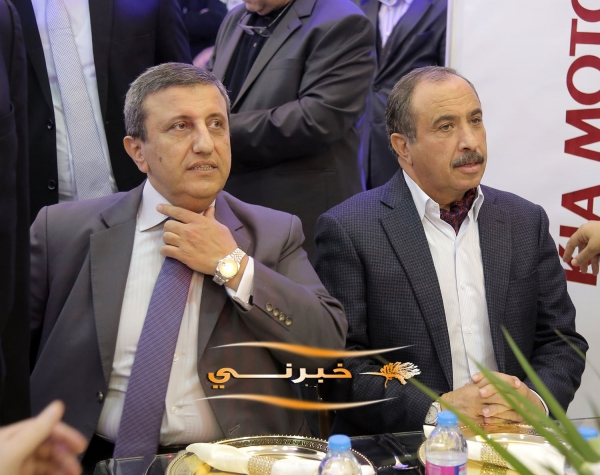 العين عيسى مراد يفتتح اكبر تجمع لمكاتب تأجير السيارات - صور