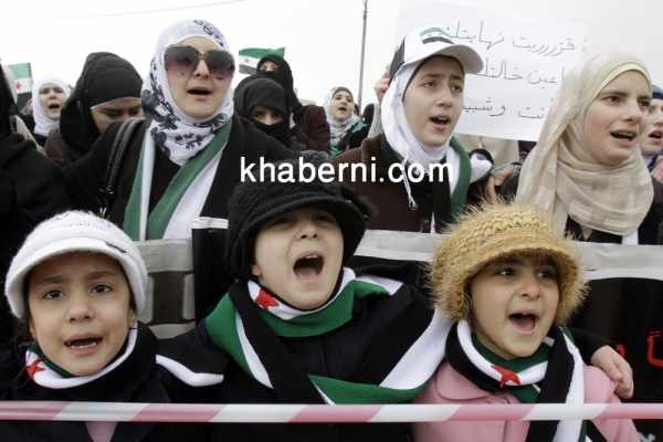 اعتصام السوريين :"مية ميتين.. منحيي أبو حسين" - صور