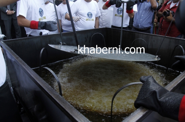 شاهدوا صور أكبر قرص فلافل