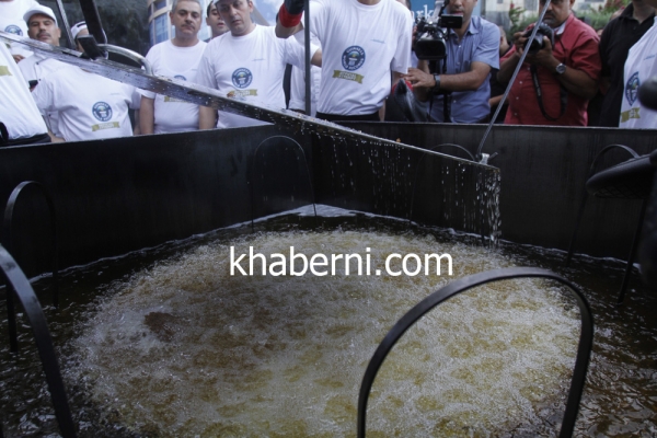 شاهدوا صور أكبر قرص فلافل