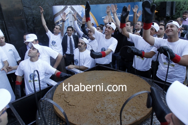 شاهدوا صور أكبر قرص فلافل