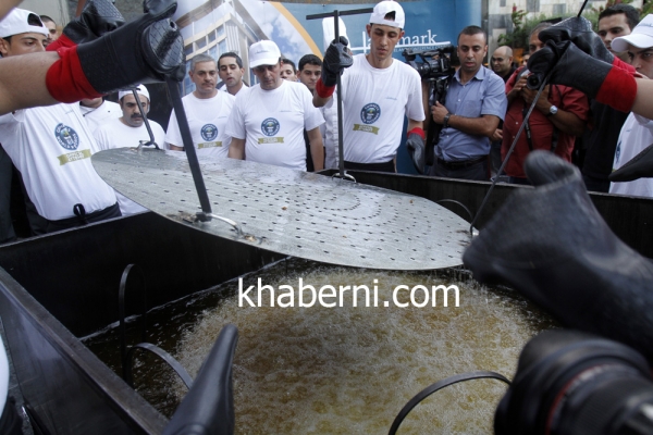 شاهدوا صور أكبر قرص فلافل