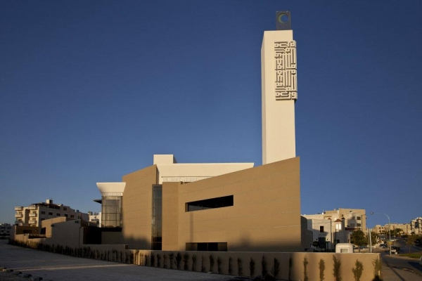 الملك يفتتح مسجد الهمشري - فيديو وصور