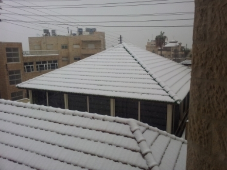 الأردن يرتدي الثوب الأبيض - صور