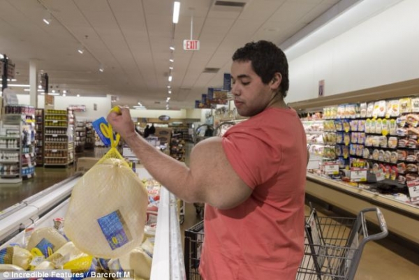 باباي مصري صاحب اكبر عضلة في العالم - صور