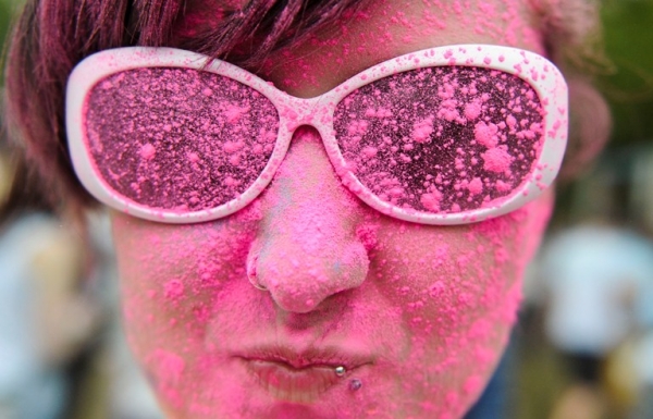 شاهدوا صور مهرجان الألوان في ألمانيا