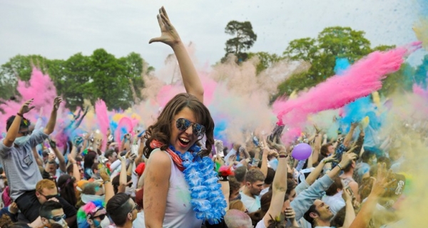 شاهدوا صور مهرجان الألوان في ألمانيا