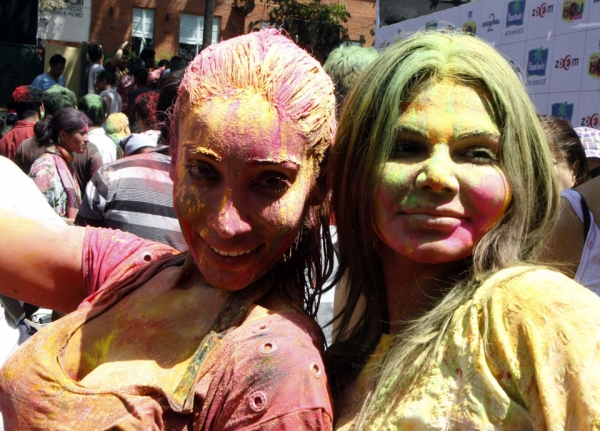 شاهدوا صور مهرجان الألوان في ألمانيا