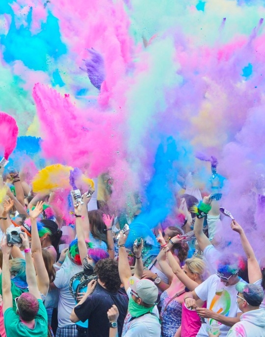 شاهدوا صور مهرجان الألوان في ألمانيا